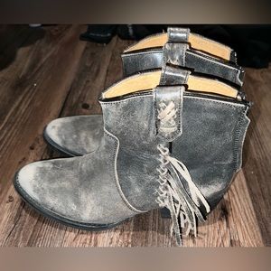 Very volatile brand all genuine leather boots with side tassels